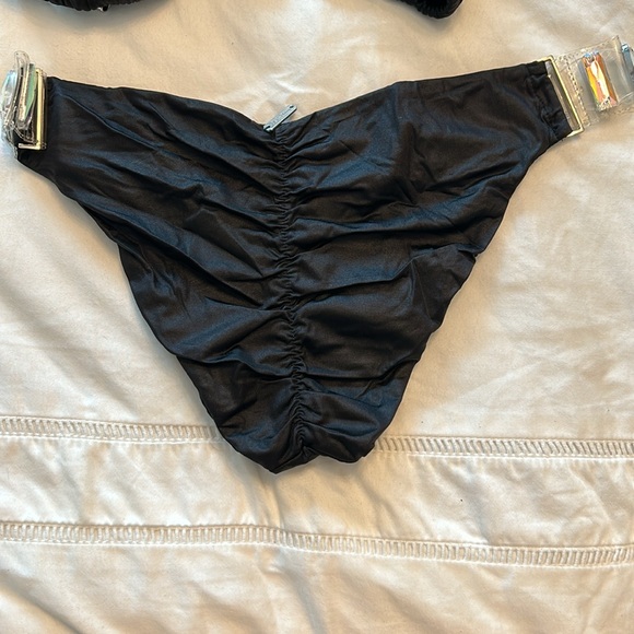 Beach Bunny Bikini - Picture 5 of 6